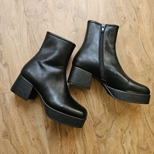 Jeffrey Cambell Capacity Platform Booties